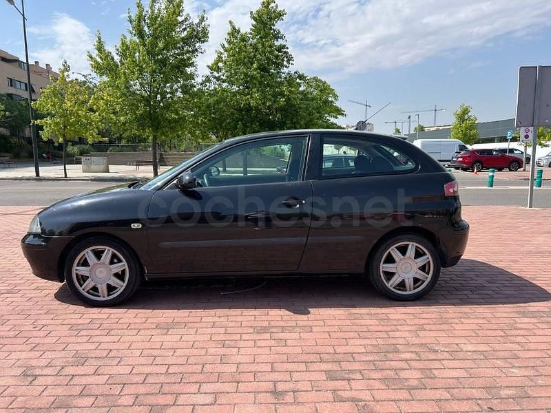 Usado Seat Ibiza Sport 131 CV (96 kW) 2004 Negro Utilitario