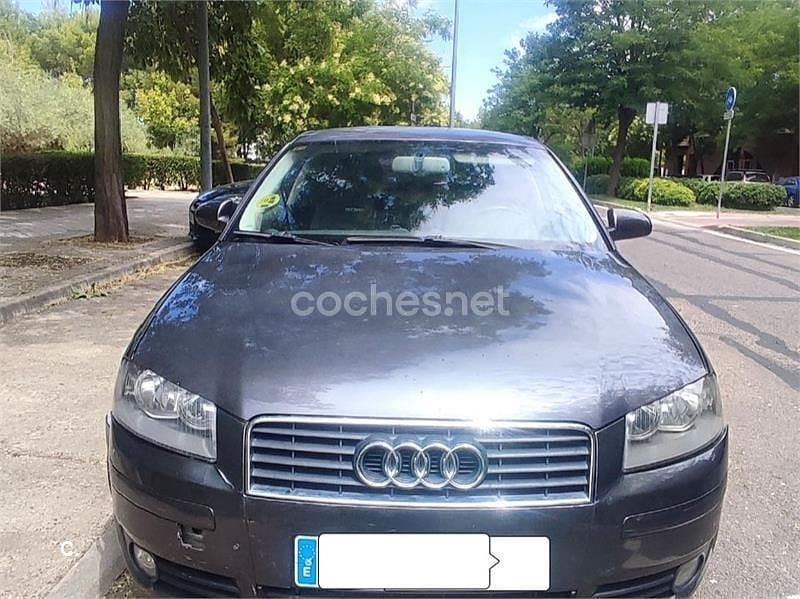 Gris / plata Usado 2006 Audi A3 Ambiente Berlina | 3000 € (Super precio) - Imagen 1/4
