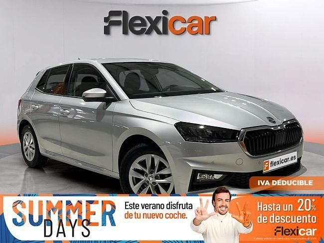 Gris Usado 2022 Skoda Fabia Ambition Utilitario | 13.490 € (Precio justo) - Imagen 1/4