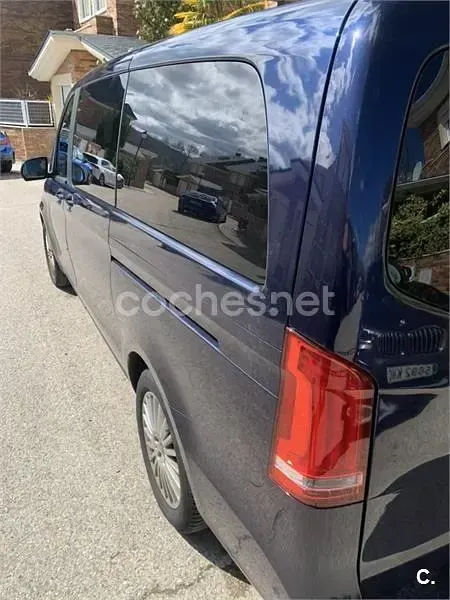 Usado Mercedes V220 Exclusive 163 CV (119 kW) 2019 Azul Monovolumen