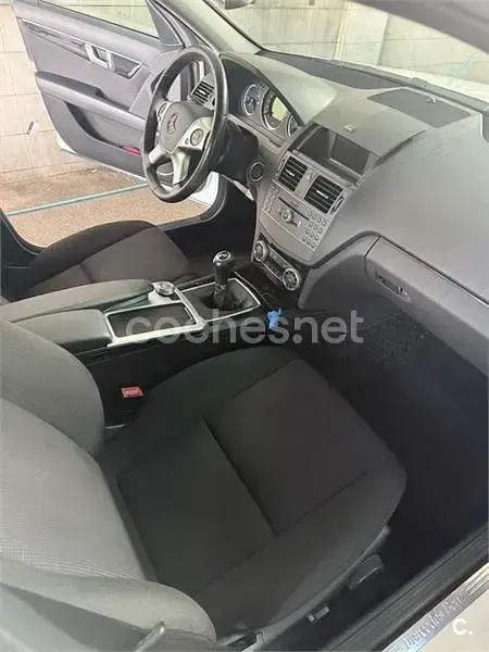Usado Mercedes C200 136 CV (100 kW) 2011 Blanco Berlina