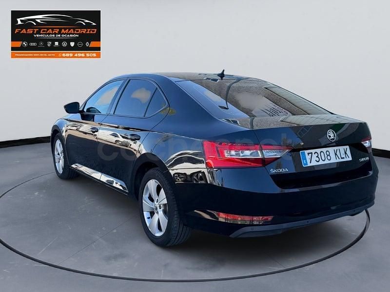 Usado Skoda Superb Style 150 HP (110 kW) 2018 Preto Sedan