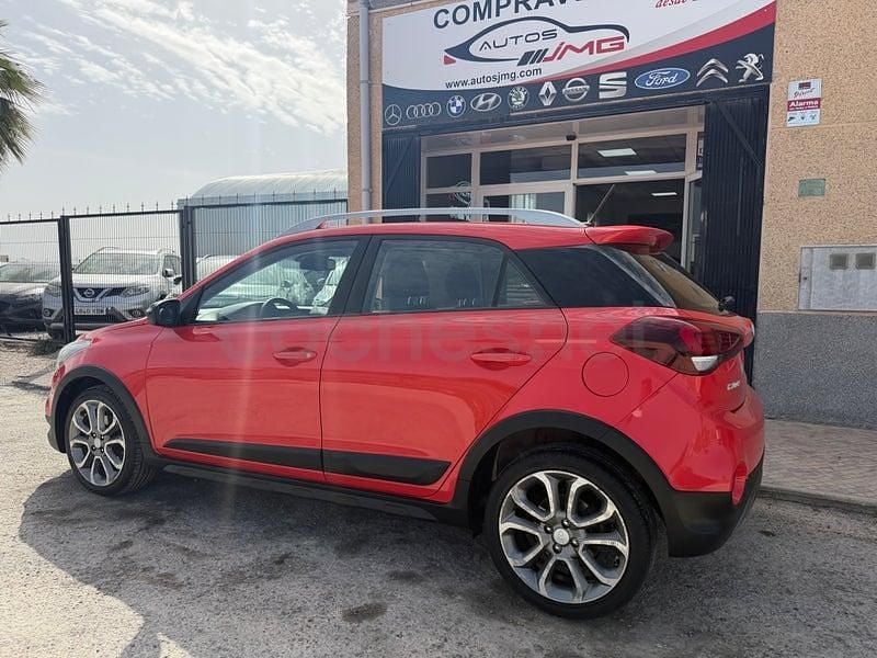 Begagnad Hyundai i20 Active 100 HK (73 kW) 2019 Röd Halvkombi