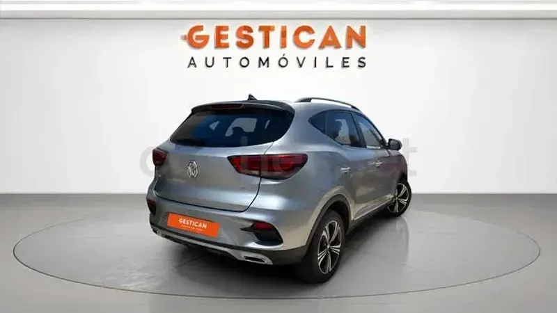 Usado MG ZS Luxury 111 CV (81 kW) 2023 Rojo SUV
