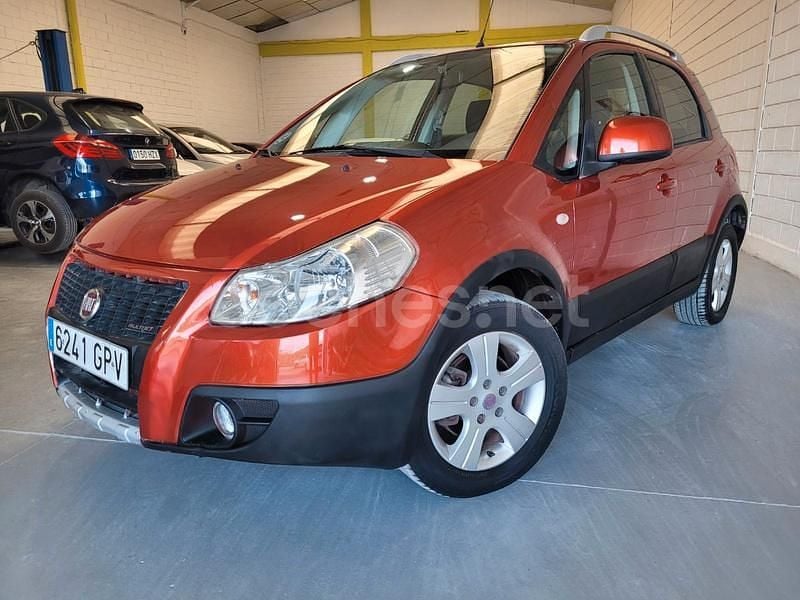 Usado Fiat Sedici Dynamic 120 CV (88 kW) 2009 Marrón SUV