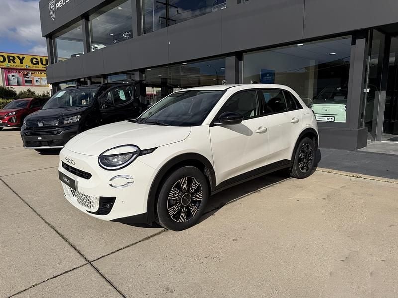 Nuevo Fiat 600 Icon 110 CV (80 kW) 2025 Blanco SUV