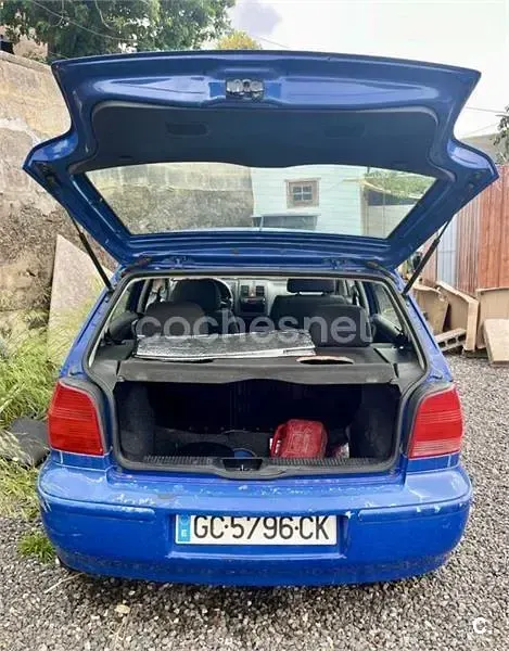 Usado VW Polo Trendline 75 CV (55 kW) 2000 Azul Berlina