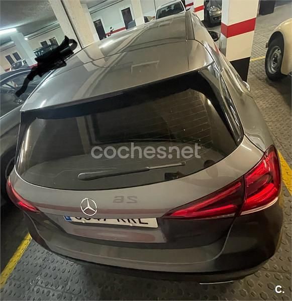 Usado Mercedes A180 109 CV (80 kW) 2018 Gris / plata Berlina