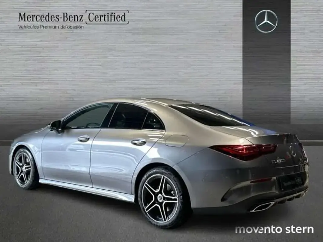 Usado Mercedes CLA200 163 CV (119 kW) 2025 Gris Coupe