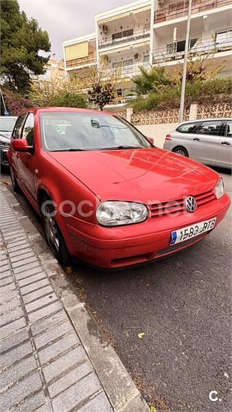 Usado VW Golf IV Highline 105 CV (77 kW) 2002 Rojo Berlina