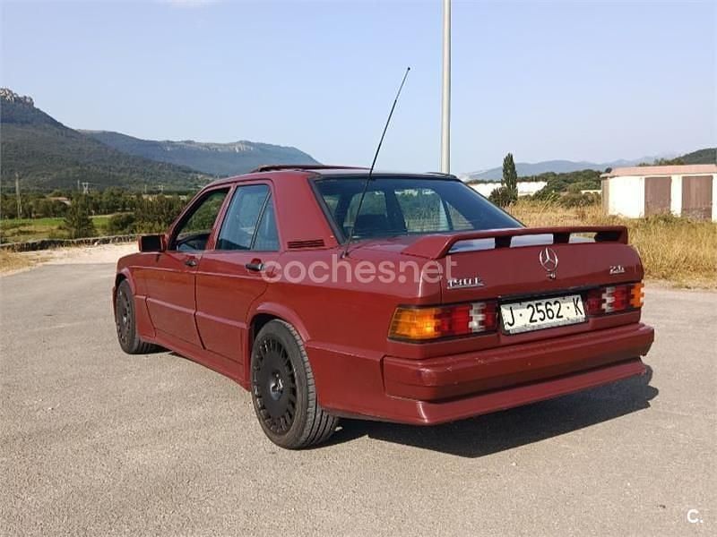 Usado Mercedes 190 160 CV (117 kW) 1988 Granate Berlina