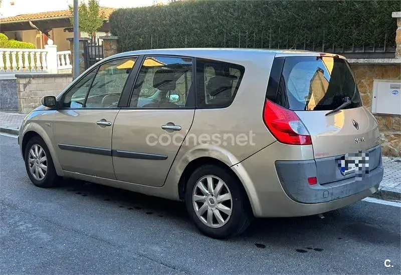 Usado Renault Scénic II Dynamique 130 CV (95 kW) 2007 Beige Monovolumen