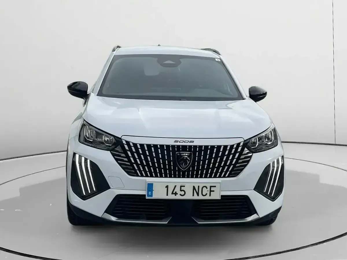 Usado Peugeot 2008 Allure 101 CV (74 kW) 2025 Blanco SUV