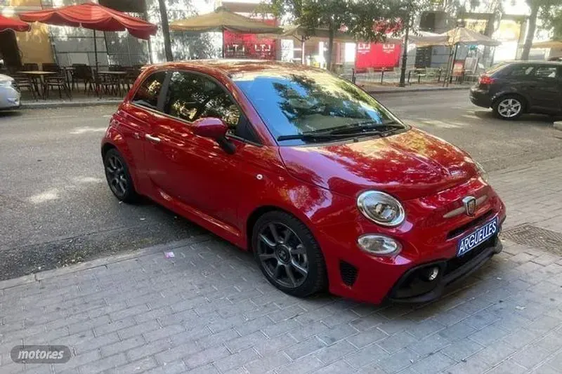 Usado Abarth 500 121 kW (165 CV) 2023 Rojo Utilitario