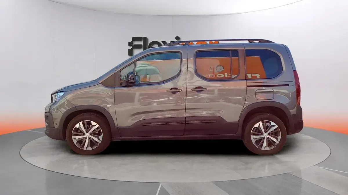 Usado Peugeot Rifter GT 131 CV (96 kW) 2023 Gris Monovolumen