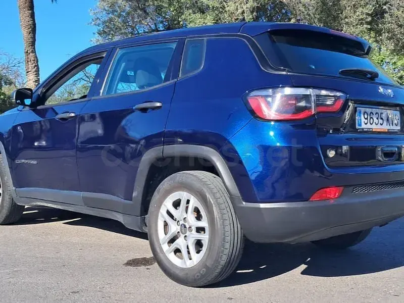 Begagnad Jeep Compass Sport 140 HK (102 kW) 2019 Grå SUV