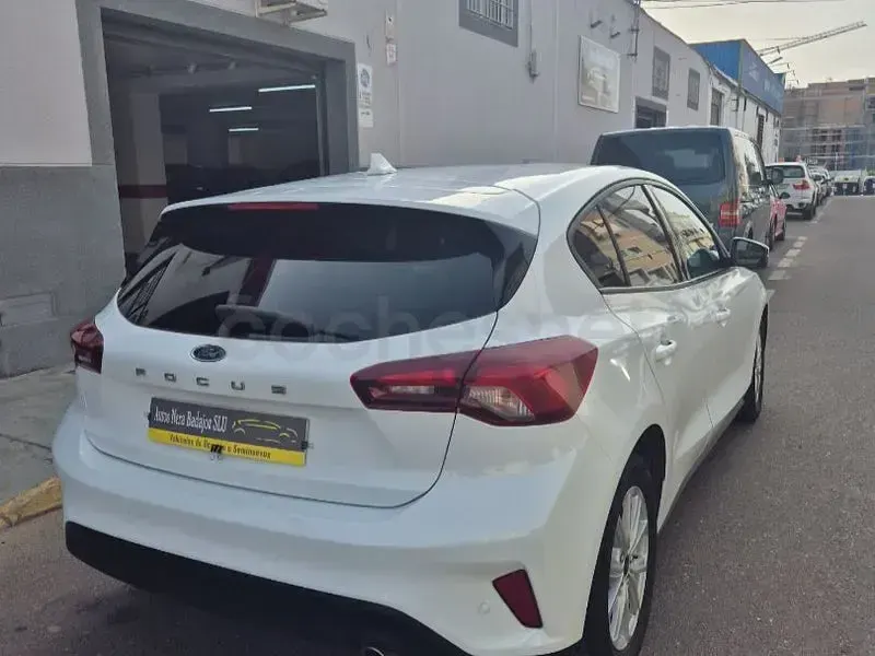 Usado Ford Focus Active 115 CV (84 kW) 2022 Blanco Berlina