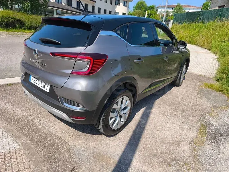 Usado Renault Captur RS Line 100 CV (73 kW) 2021 Beige SUV