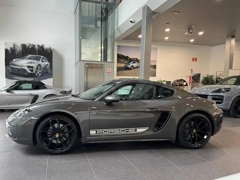 Usado Porsche 718 Cayman 300 CV (220 kW) 2024 Gris / plata Coupe