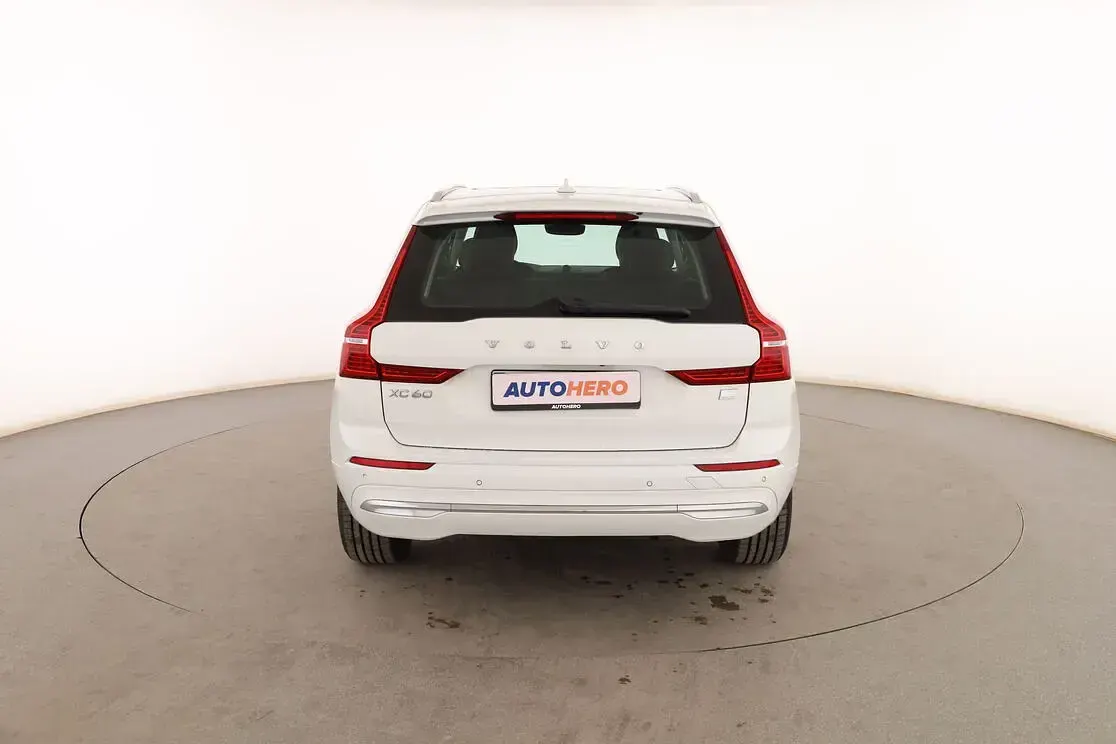 Usado Volvo XC60 Business Edition 341 CV (250 kW) 2021 Blanco SUV
