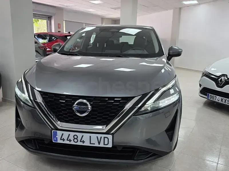 Usado Nissan Qashqai Acenta 158 CV (116 kW) 2021 Gris / plata SUV