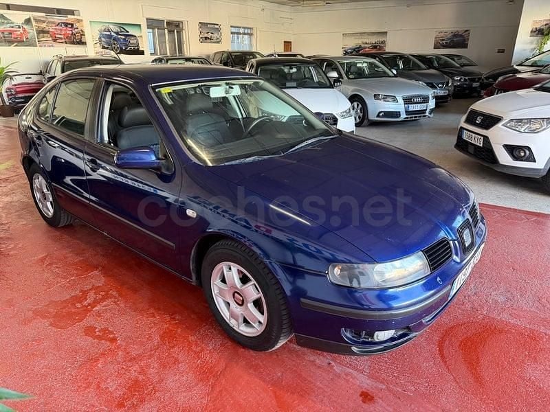 Usado Seat Leon Sport 110 CV (80 kW) 2002 Azul Utilitario