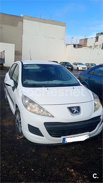 Blanco Usado 2010 Peugeot 207 Berlina | 2490 € (Buen precio) - Imagen 1/4