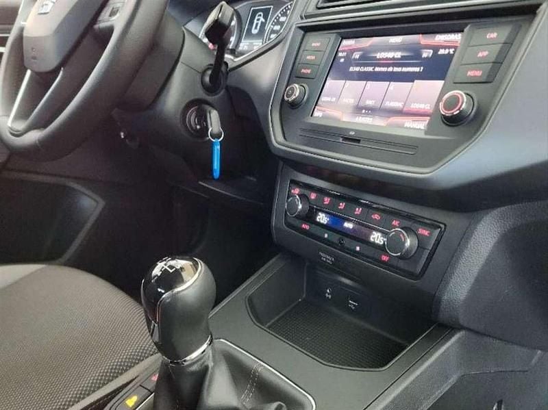 Usado Seat Ibiza Style Plus 94 CV (69 kW) 2018 Naranja Utilitario