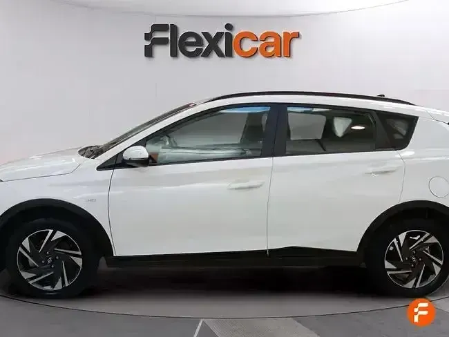 Usado Hyundai Bayon 100 CV (73 kW) 2023 Blanco SUV
