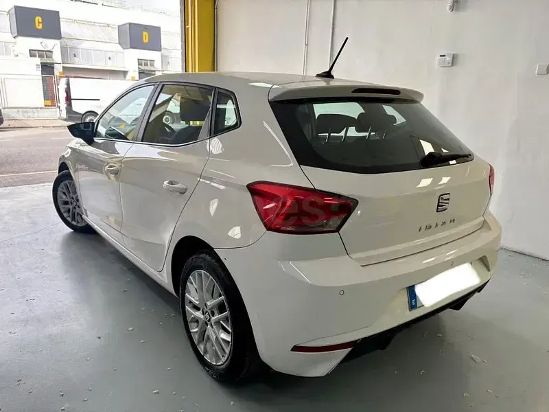 Begagnad Seat Ibiza FR 110 HK (80 kW) 2021 Vit Halvkombi