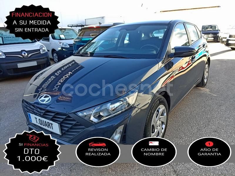 Gris / plata Usado 2023 Hyundai i20 Berlina | 15.900 € (Precio justo) - Imagen 1/4