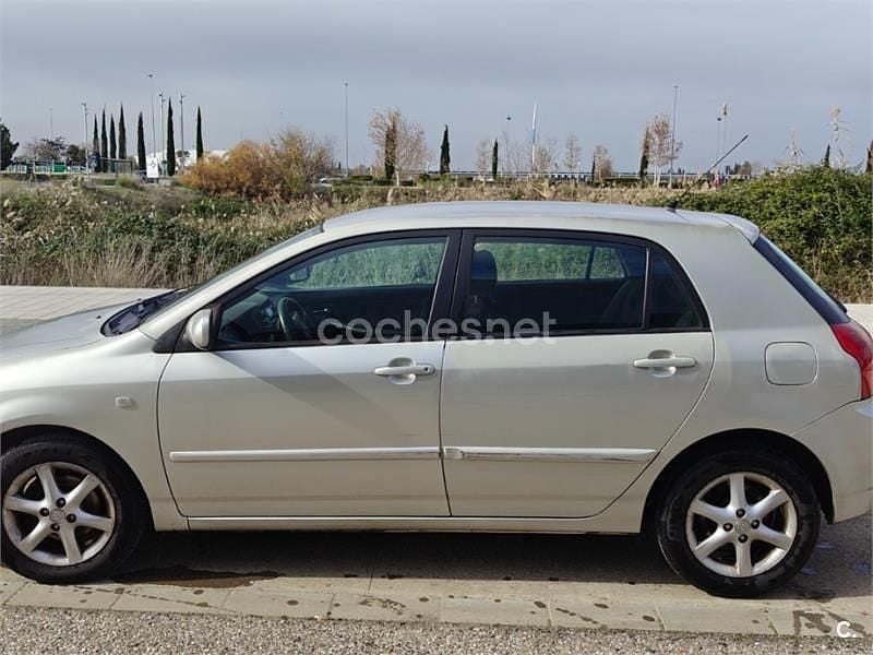 Gris / plata Usado 2006 Toyota Corolla Luna Berlina | 4500 € (Precio justo) - Imagen 1/4