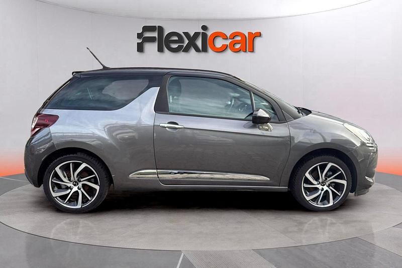 Usado DS Automobiles DS3 Style 110 CV (80 kW) 2018 Gris Berlina
