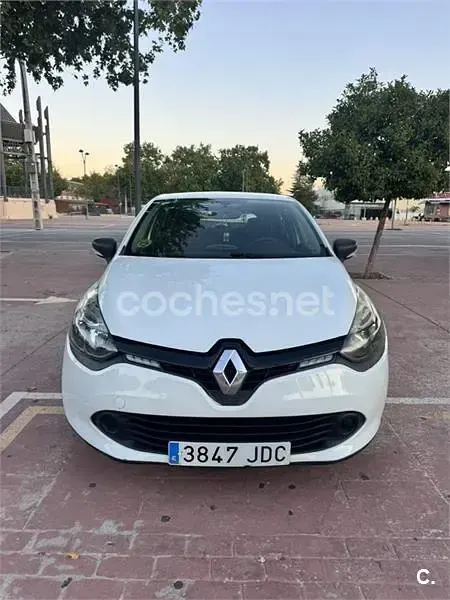 Usado Renault Clio IV Business 75 CV (55 kW) 2015 Blanco Berlina