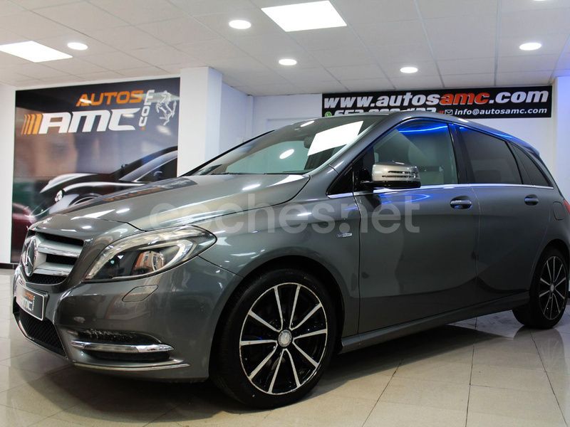 Gris / plata Usado 2012 Mercedes B200 Monovolumen | 12.699 € (Caro) - Imagen 1/4