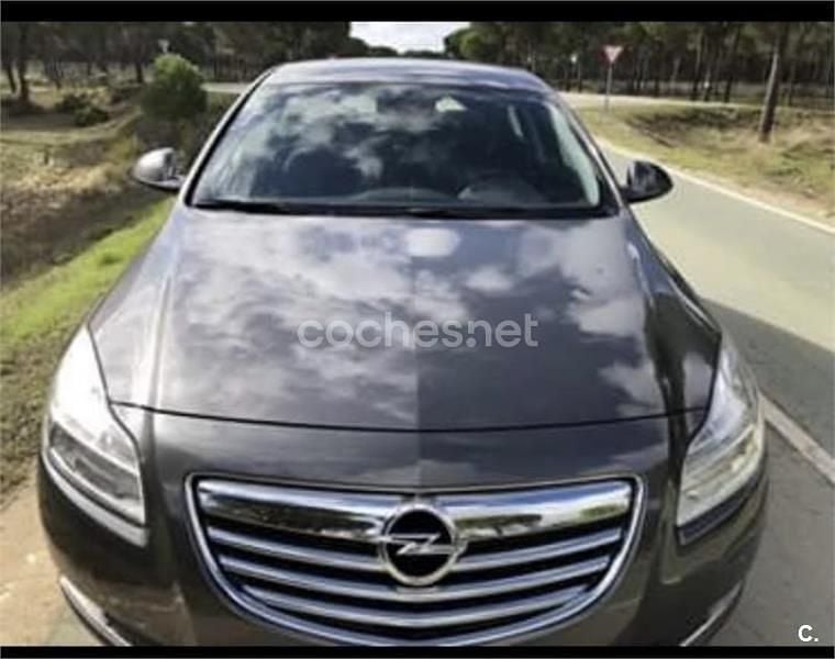 Usado Opel Insignia Excellence 140 HP (102 kW) 2017 Cinzento Sedan