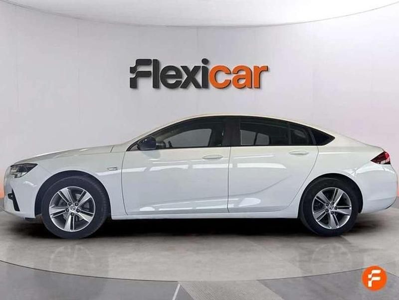 Usado Opel Insignia Innovation 136 CV (100 kW) 2020 Blanco Berlina