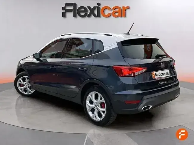 Używany Seat Arona FR 150 KM (110 kW) 2023 Niebieski SUV