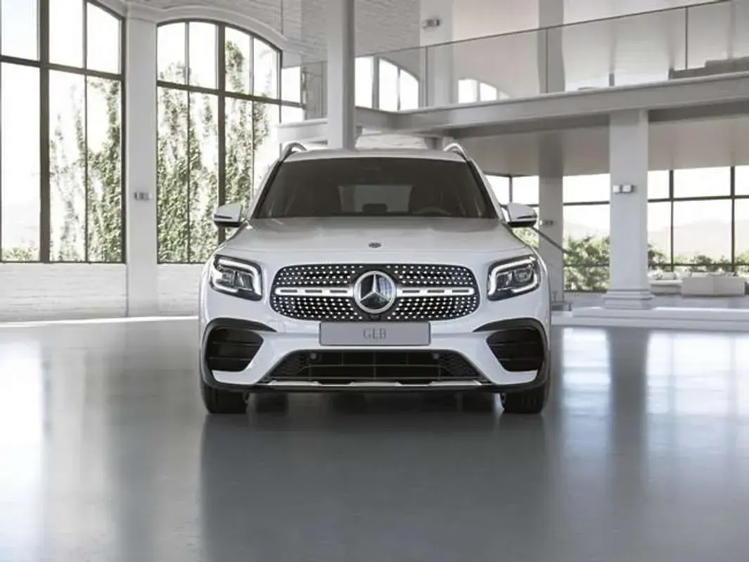 Usado Mercedes GLB200 150 CV (110 kW) 2023 Blanco SUV