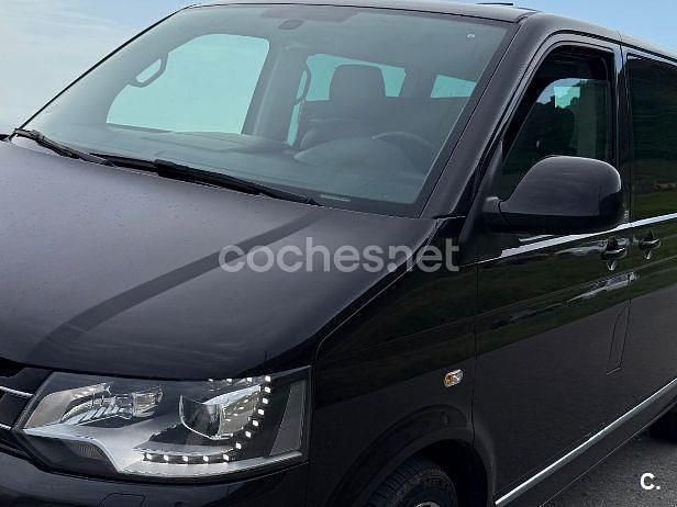 Usado VW Multivan Highline 180 CV (132 kW) 2014 Violeta / lila Monovolumen