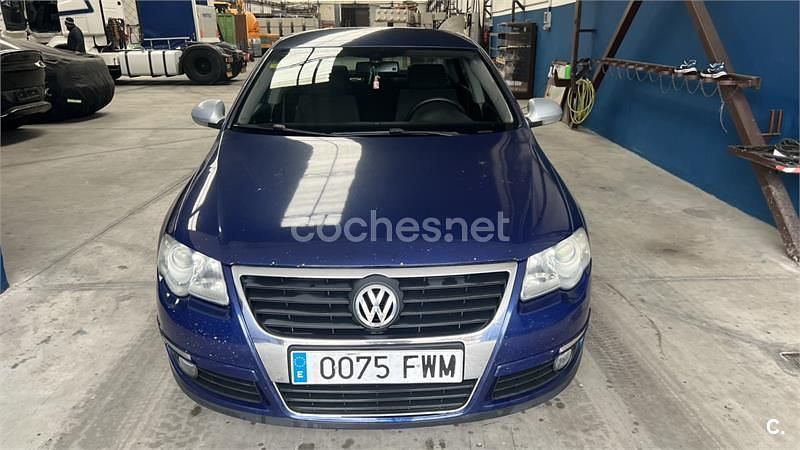 Azul Usado 2007 VW Passat Individual Berlina | 5000 € (Un poco caro) - Imagen 1/4