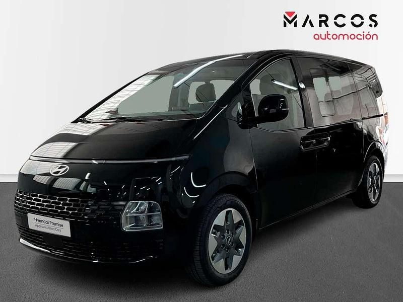 Negro Nuevo 2025 Hyundai Staria Van | 46.500 € - Imagen 1/4