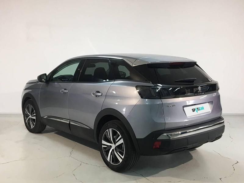 Usado Peugeot 3008 Allure 131 CV (96 kW) 2024 Gris SUV