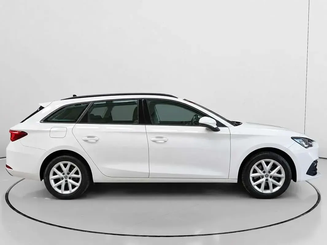 Usado Seat Leon ST Reference 116 CV (85 kW) 2022 Blanco Familiar