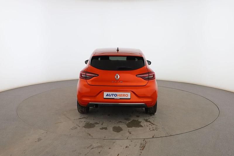 Usado Renault Clio IV Zen 116 CV (85 kW) 2019 Naranja Utilitario