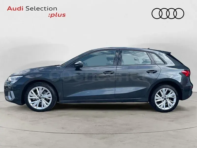 Usado Audi A3 Advanced Plus 204 CV (150 kW) 2024 Gris / plata Berlina