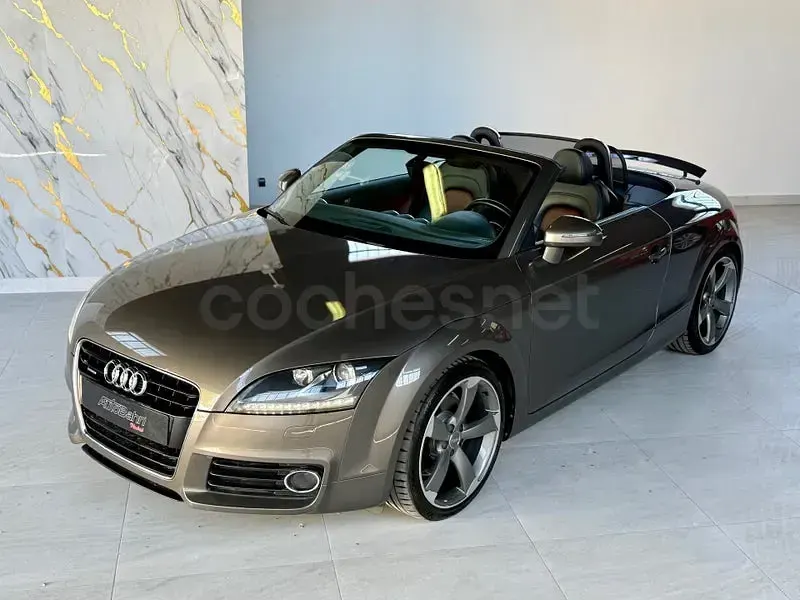 Usado Audi TT Roadster 211 CV (155 kW) 2011 Gris / plata Descapotable
