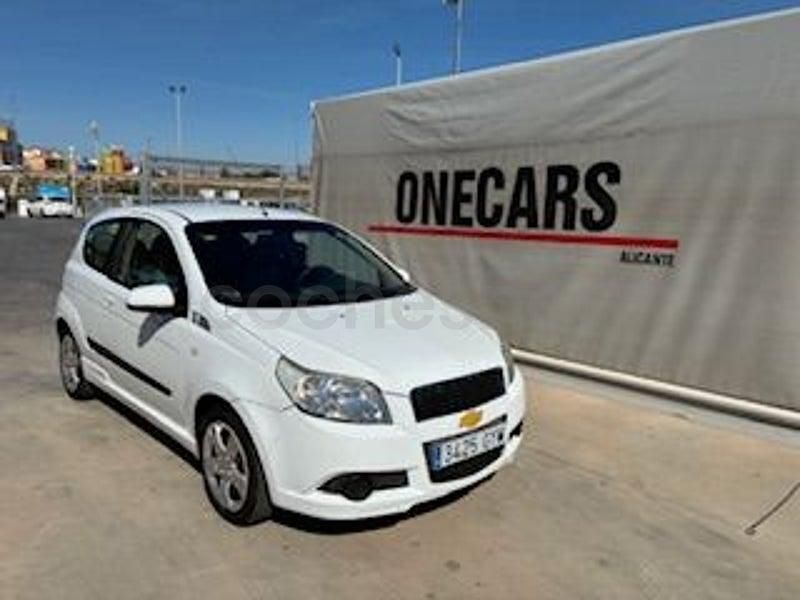 Usado Chevrolet Aveo LS 101 CV (74 kW) 2010 Blanco Berlina