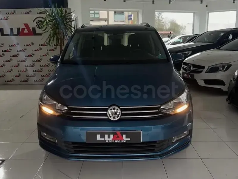 Usado VW Touran Advance 115 CV (84 kW) 2017 Azul Monovolumen