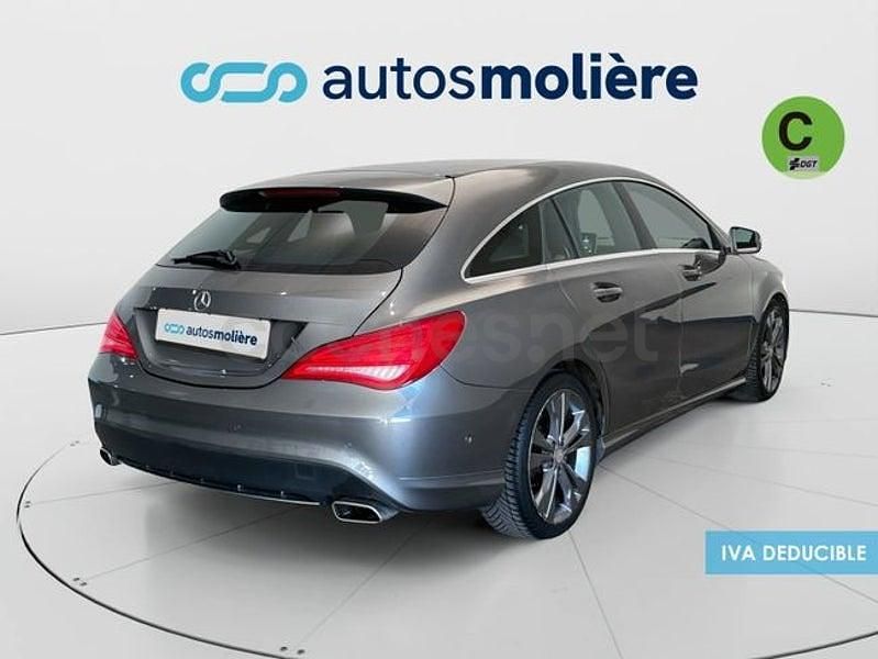 Usado Mercedes CLA180 Shooting Brake 122 CV (89 kW) 2016 Negro Familiar